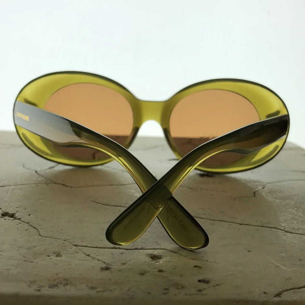 Elizabeth And James Round Green Acrylic Thick Arm Yellow Tint - Picture 2 of 9